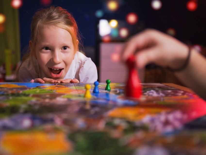 Najciekawsze gry logiczne dla dzieci – kilka pomysłów na świąteczne prezenty